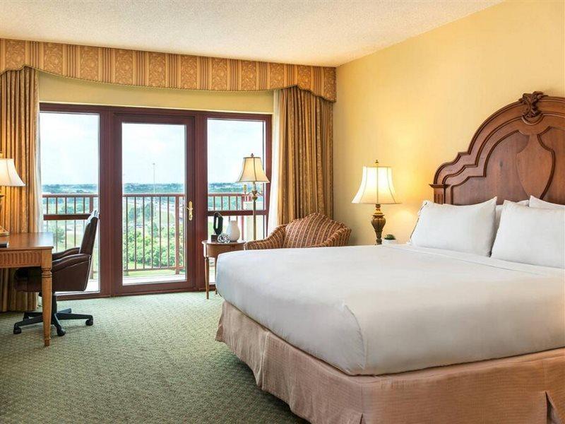 Renaissance Tulsa Hotel & Convention Center Экстерьер фото