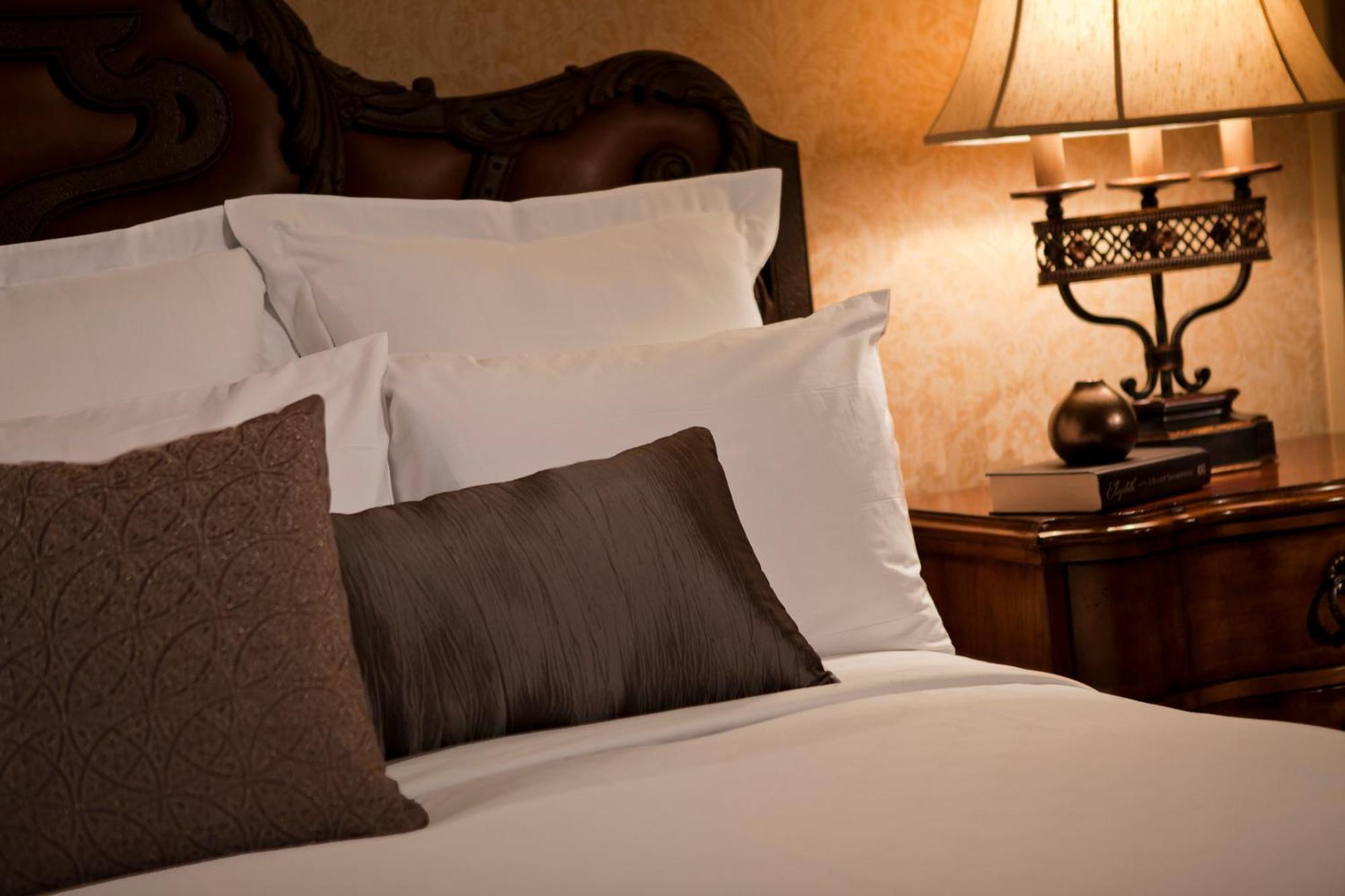 Renaissance Tulsa Hotel & Convention Center Экстерьер фото