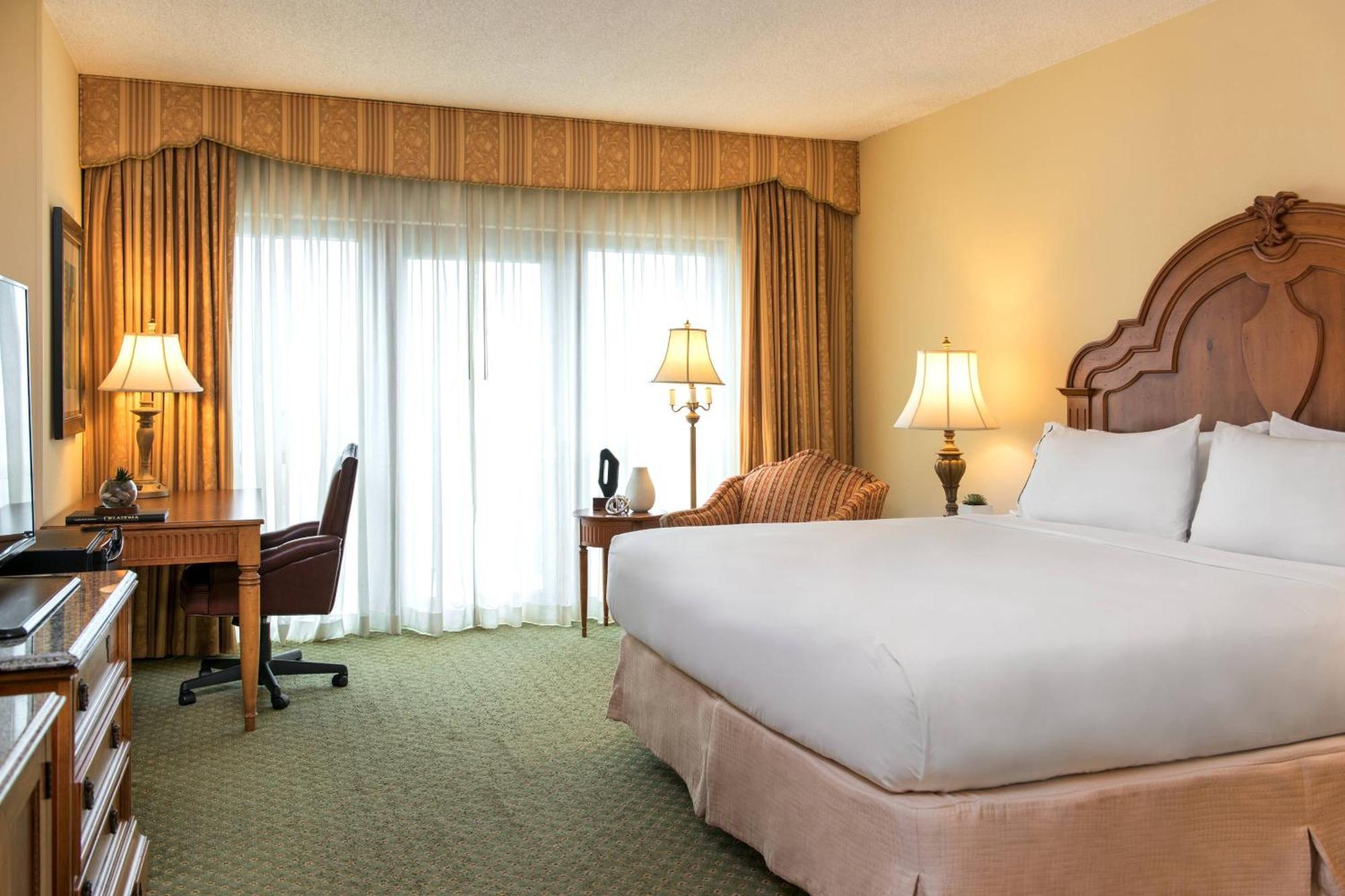 Renaissance Tulsa Hotel & Convention Center Экстерьер фото