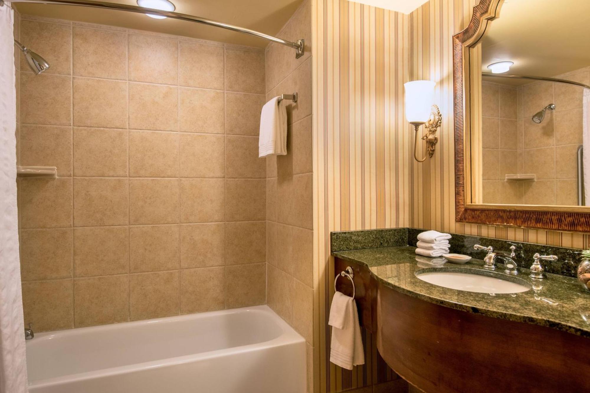 Renaissance Tulsa Hotel & Convention Center Экстерьер фото