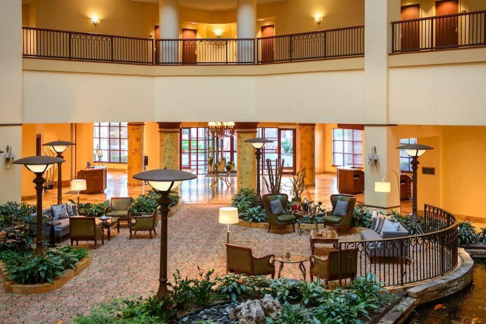 Renaissance Tulsa Hotel & Convention Center Экстерьер фото